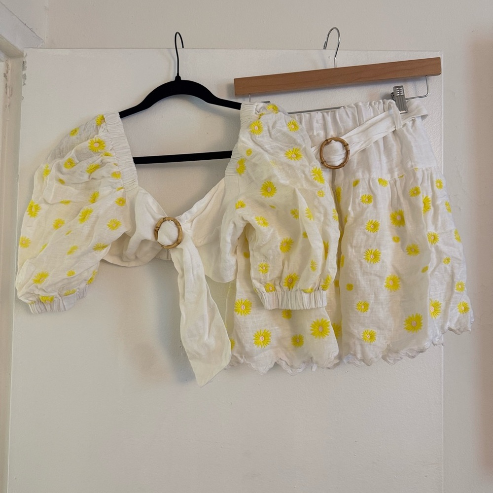 Place Nationale White Embroidered Daisy Belted Set - Small